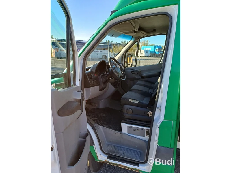 Lätt lastbil Volkswagen Crafter 35 2.0 TDI - 2012 med Volymskåp