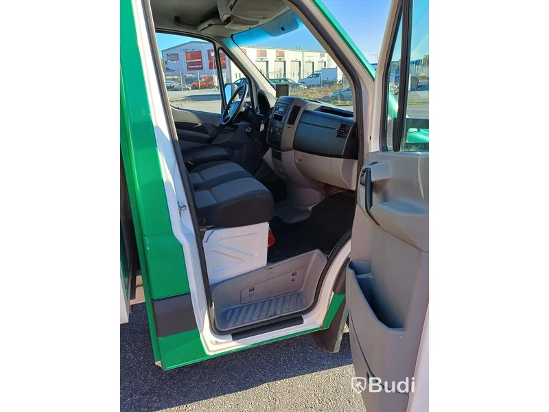 Lätt lastbil Volkswagen Crafter 35 2.0 TDI - 2012 med Volymskåp