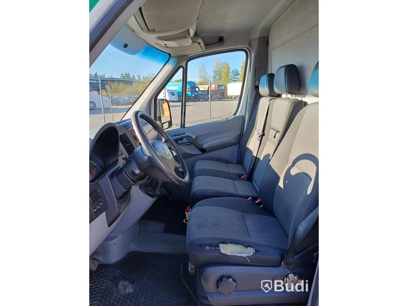 Lätt lastbil Volkswagen Crafter 35 2.0 TDI - 2012 med Volymskåp