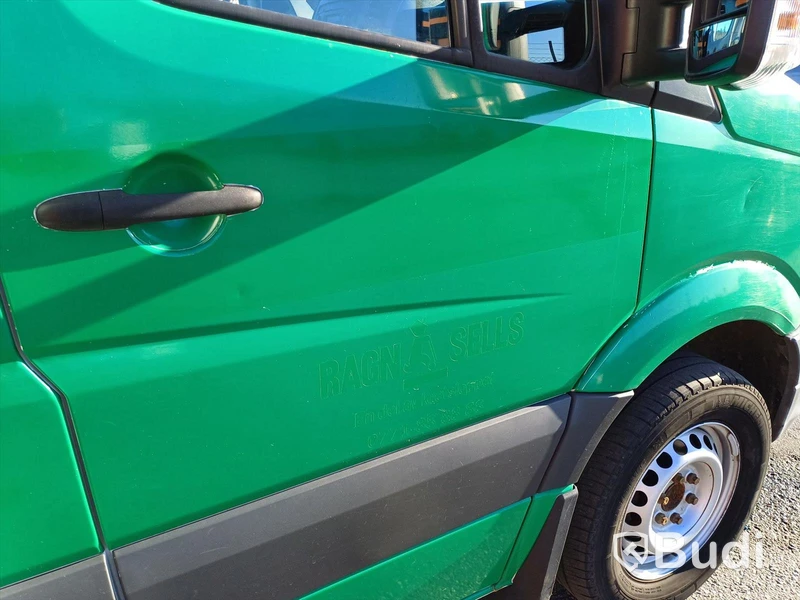 Lätt lastbil Volkswagen Crafter 35 2.0 TDI - 2012 med Volymskåp