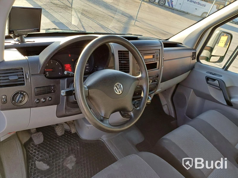 Lätt lastbil Volkswagen Crafter 35 2.0 TDI - 2012 med Volymskåp