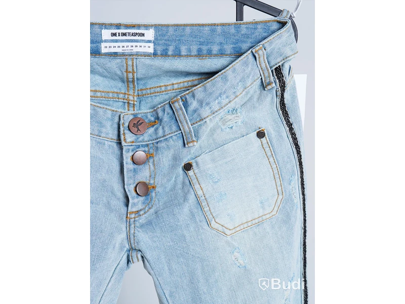 1 par NYA jeans, dam - One Teaspoon, stl 29, ljusblå denim, ord. pris ink. moms ca: 1299 kr