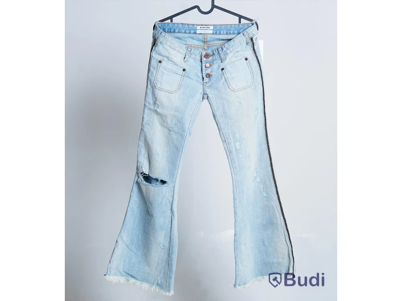 1 par NYA jeans, dam - One Teaspoon, stl 29, ljusblå denim, ord. pris ink. moms ca: 1299 kr