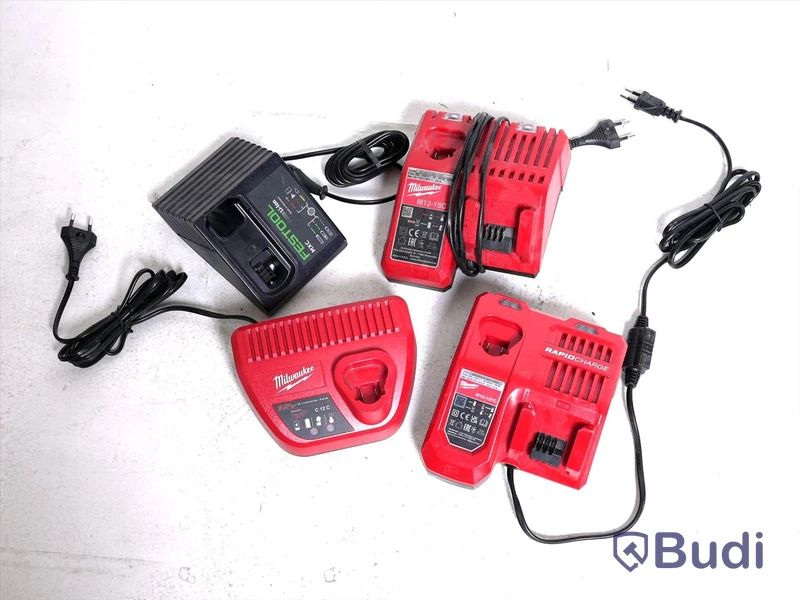 1 st batteriladdare - Milwaukee & Festool, se beskrivning nedan, totalt ord pris ink moms ca: 3500 kr