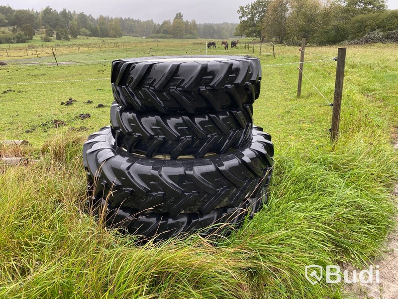 Hjul till traktor New Holland - 4 st