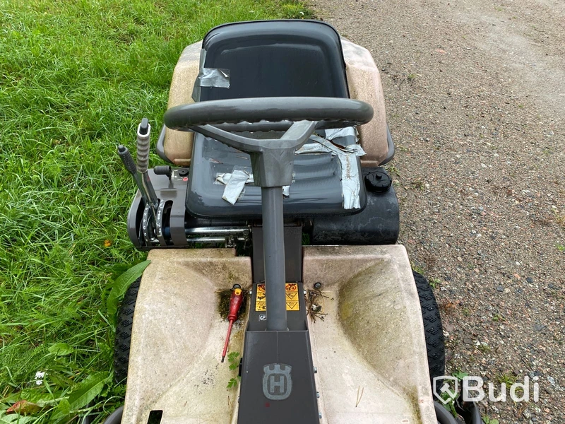 Åkgräsklippare Husqvarna Rider 155 (reparationsobjekt)