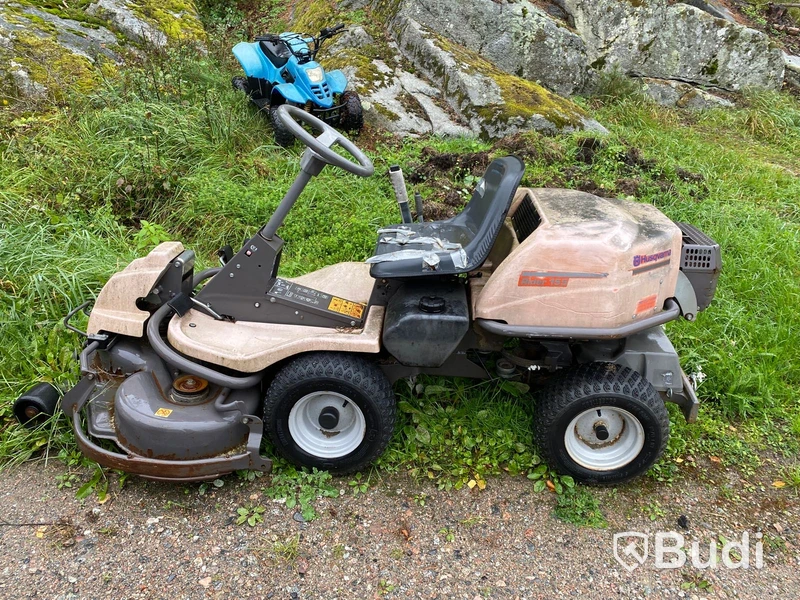 Åkgräsklippare Husqvarna Rider 155 (reparationsobjekt)