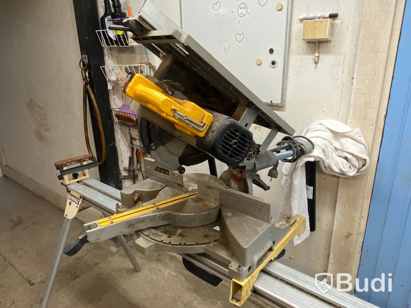 Kap- & gersåg Dewalt D27111 med kapbord