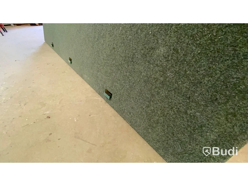 Glasmästarbord, slipmaskin & hylla.