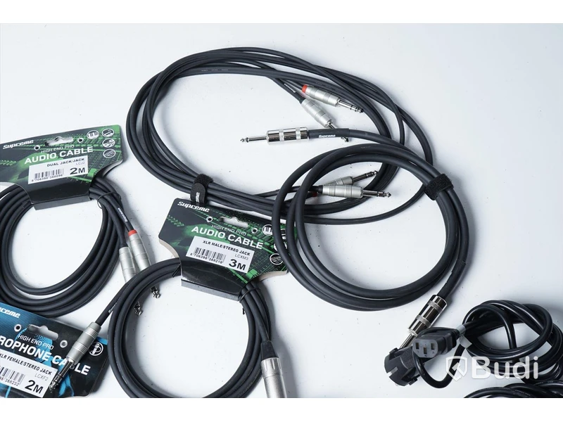 Parti med diverse kablar - Tele, XLR-Tele, Nät och speakon.