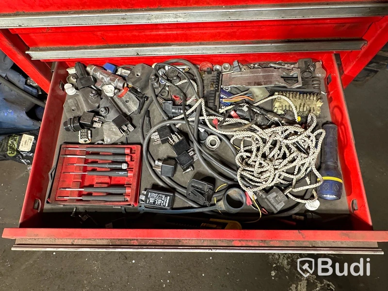 Verktygskåp IDG tools inkl. innehåll