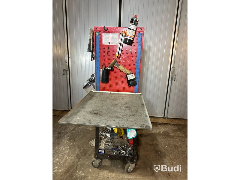 Verktygsskåp IDG Tools 70x45x160 cm. Obs! Bord på sidan är ej original