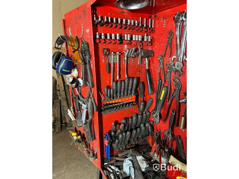 Verktygsskåp IDG Tools 70x45x160 cm. Obs! Bord på sidan är ej original