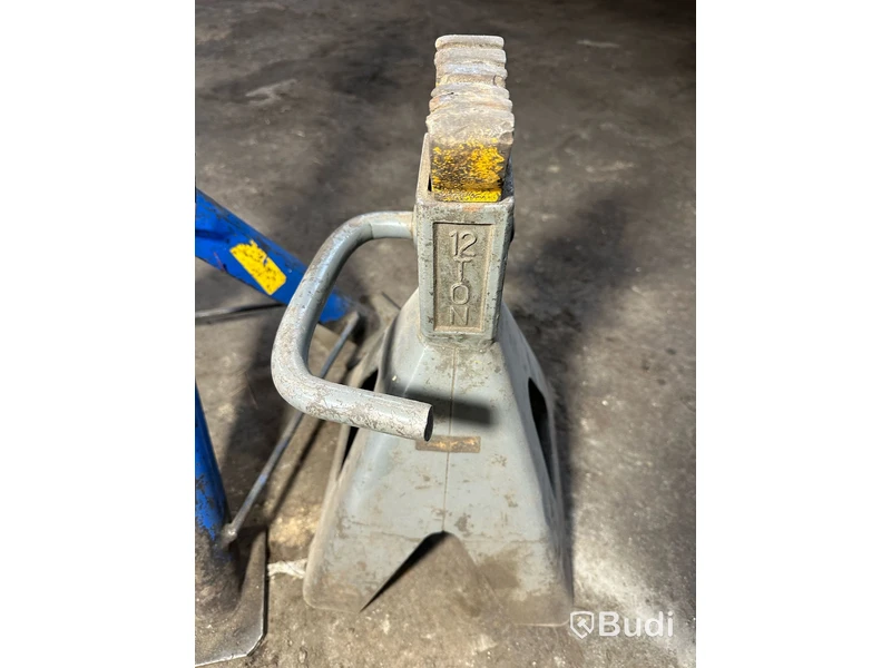 4 st pallbockar, 12 och 7 ton