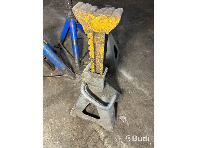 4 st pallbockar, 12 och 7 ton
