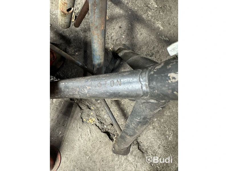 4 st pallbockar, 1,5 ton