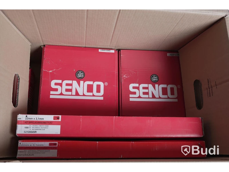 Låda med diverse spik - Senco