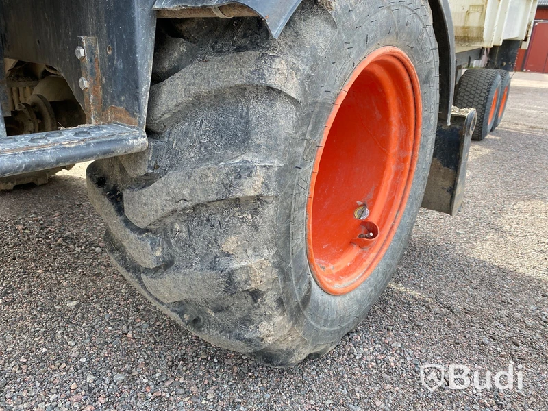 Hjulgrävare med tiltrotator och släp. Bobcat E57W