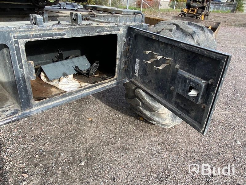 Hjulgrävare med tiltrotator och släp. Bobcat E57W