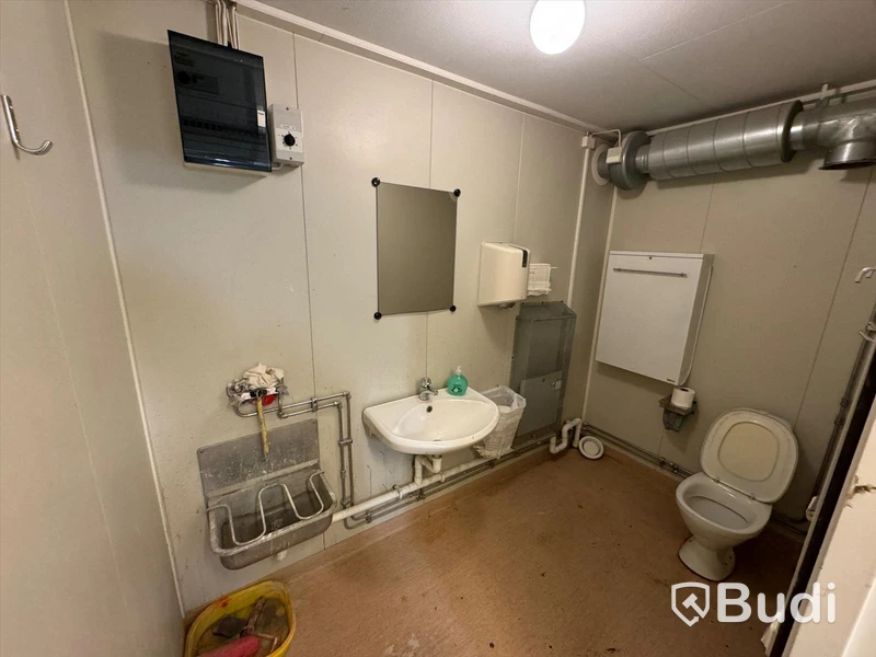 Dusch  WC  bod ca 30 kvadrat