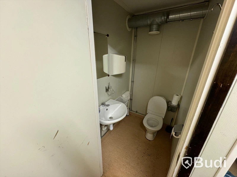 Dusch  WC  bod ca 30 kvadrat