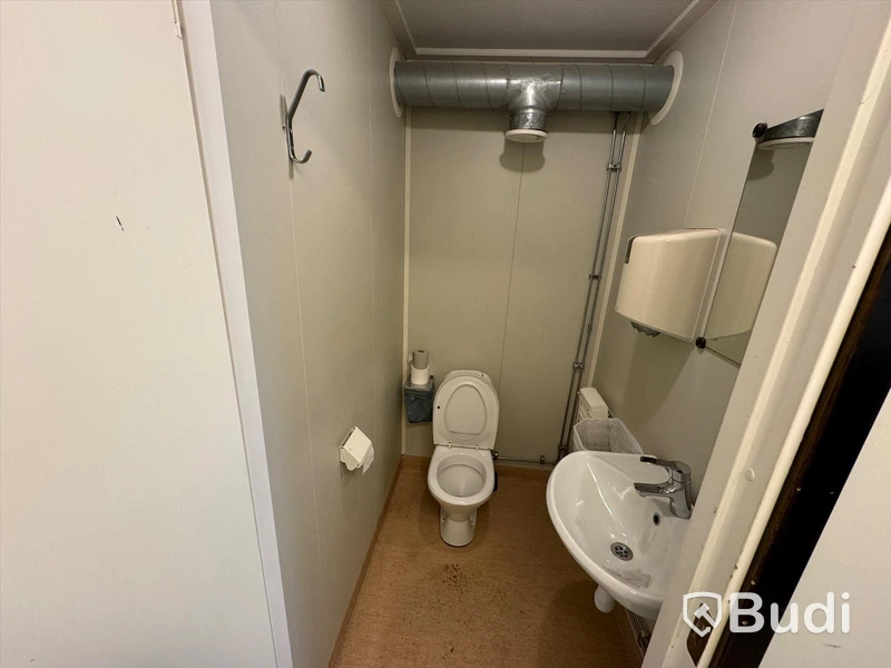 Dusch  WC  bod ca 30 kvadrat