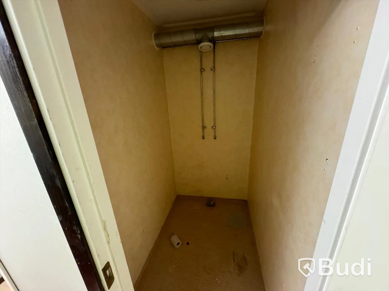 Dusch  WC  bod ca 30 kvadrat