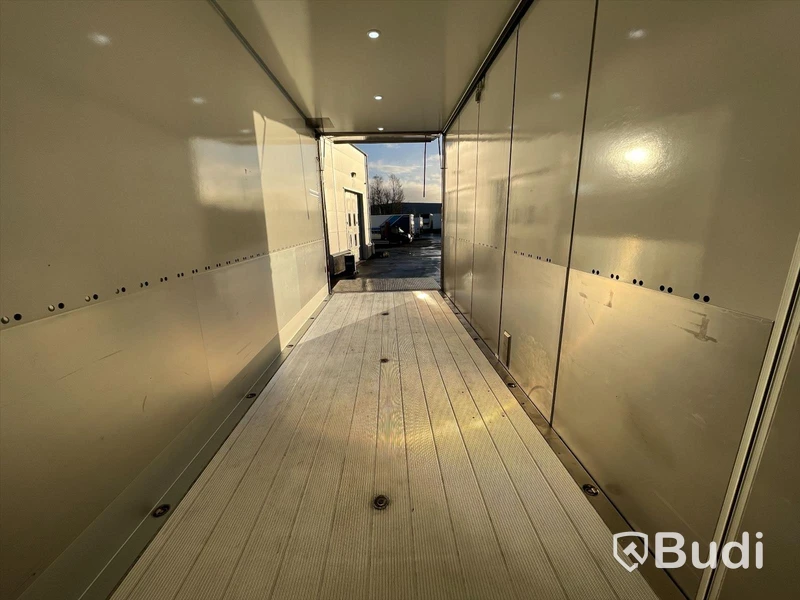 Lastbil Volvo FH 500 Yrkesutbildning Fjärrbil | 2022 | Automat | Öppningsbar sida | Nypris ca 2 800 000