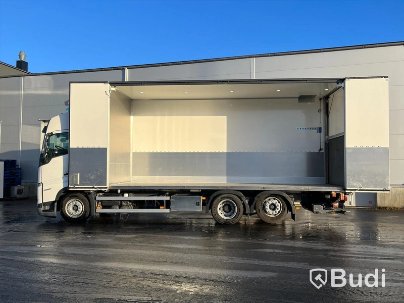Lastbil Volvo FH 500 Yrkesutbildning Fjärrbil | 2022 | Automat | Öppningsbar sida | Nypris ca 2 800 000