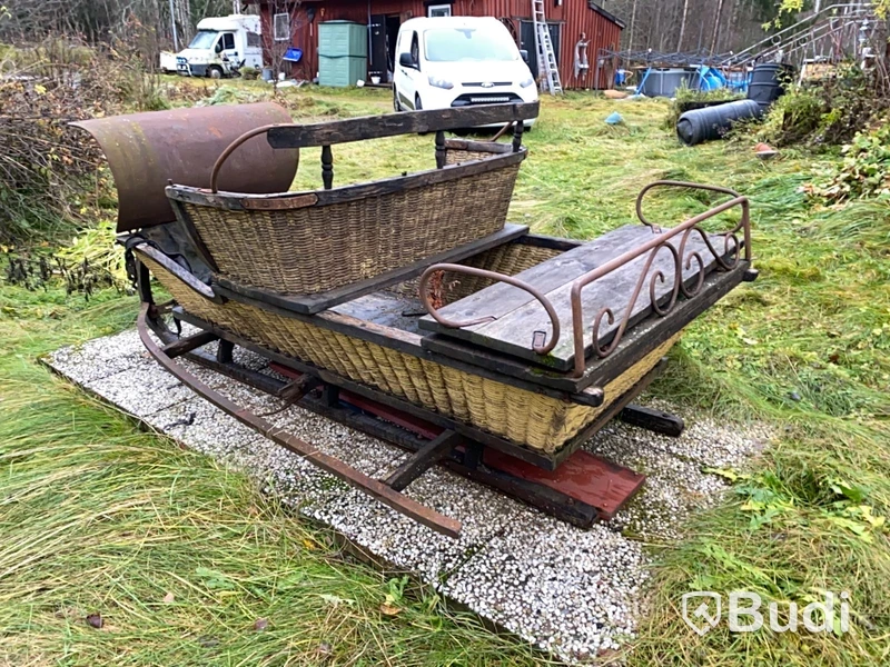 Hästvagn och släde