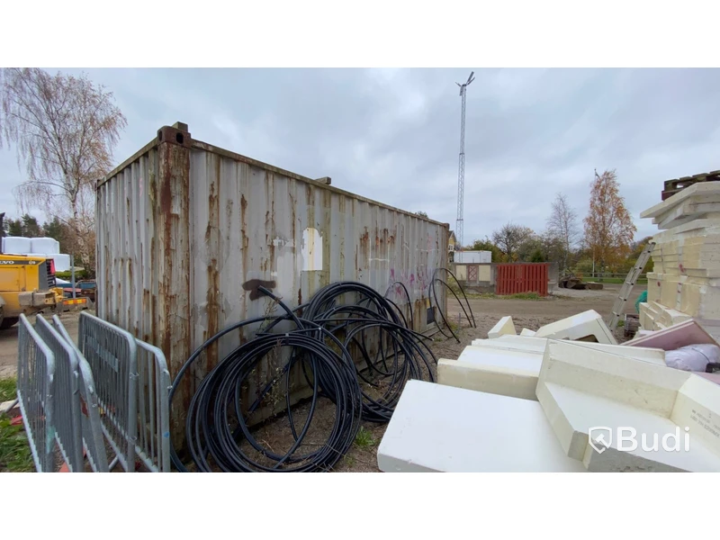 Container 20 fot med innehåll