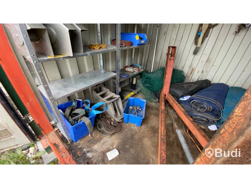 Container 10 fot med innehåll