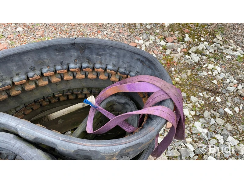 Gummilarver till grävmaskin