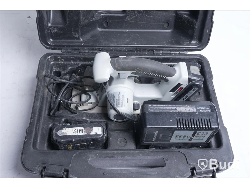 Diverse verktyg, spikpistol, cirkelsåg bla – Meec Tools, Hitachi, Panasonic,