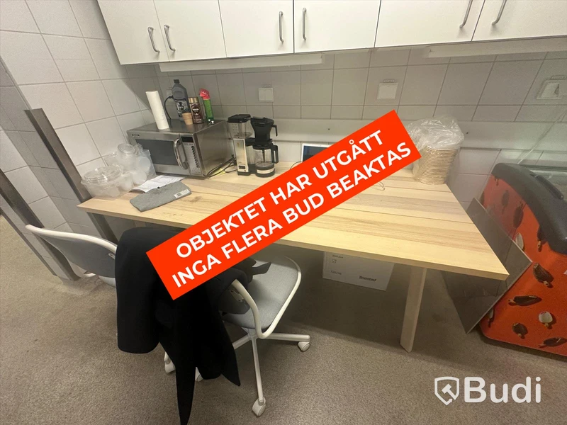 Skrivbord och 2st stolar