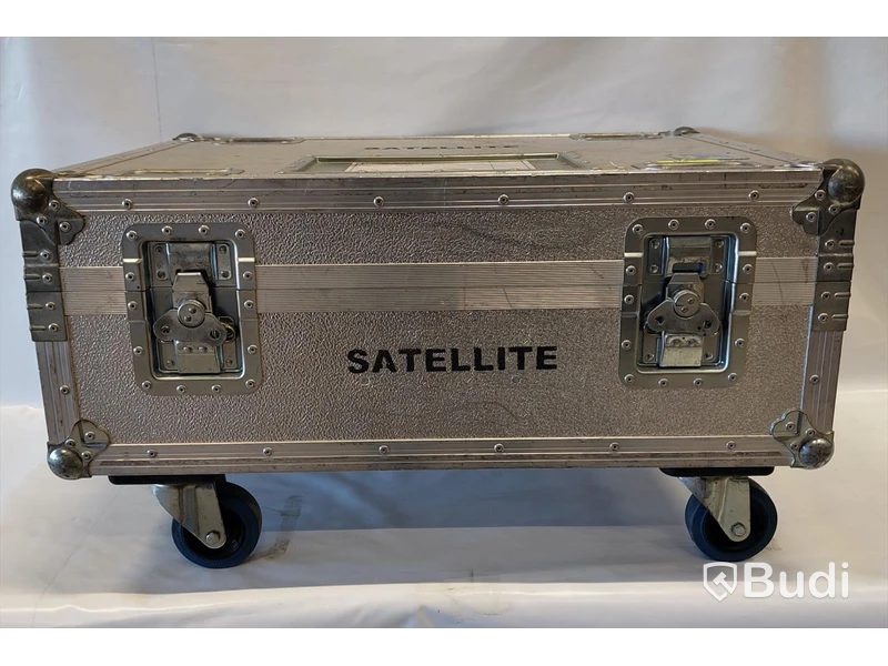 8 st Ipix Satellite och case.