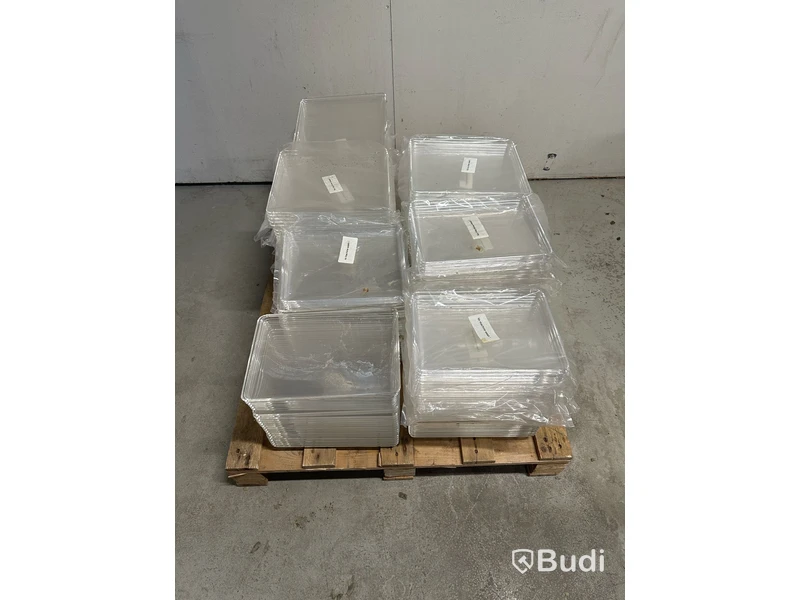 Pall med plastbrickor för displayskyltning 2 storlekar Ny.