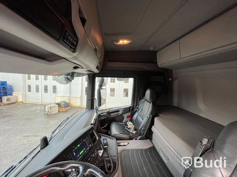 Bodbil Scania G450 8x2| 2018 | Automat | Palfinger PK 42 med Jibb