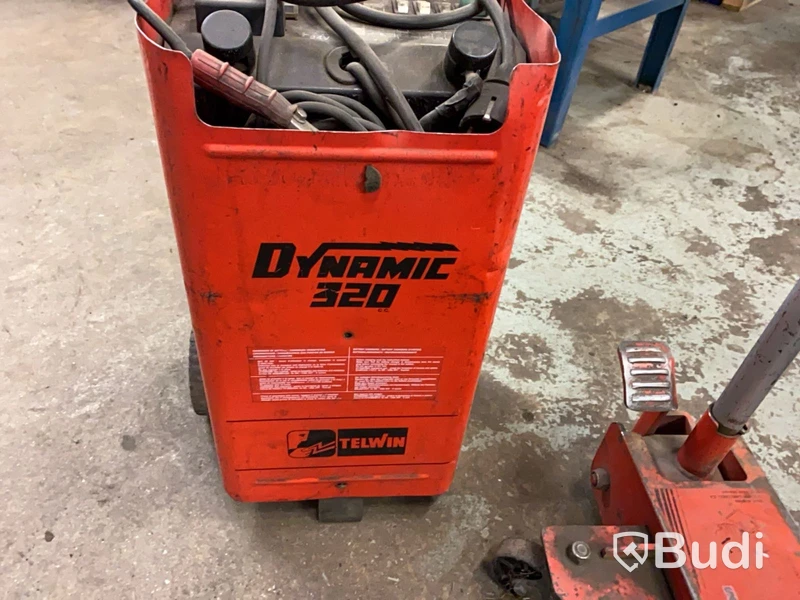 Batteriladdare, domkraft & pallbockar.