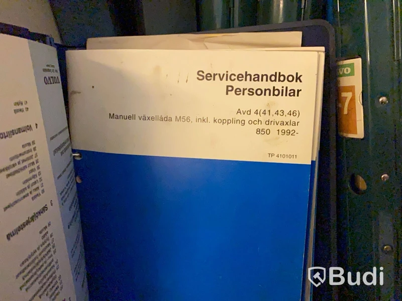 Servicepärmar stort parti Volvo och Saab mfl.