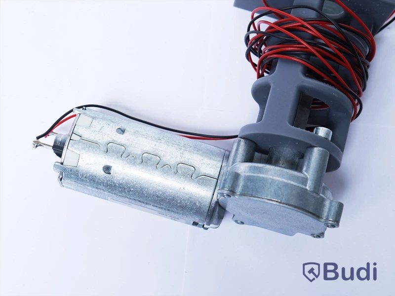 1 st. DC-motor 24VDC - Nidec 404.603. Ord. pris ink. moms: ca 2600 kr. Ny.