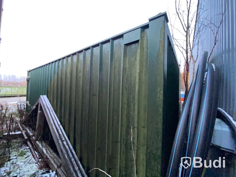 Container 20 fot med innehåll