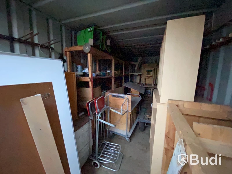 Container 20 fot med innehåll