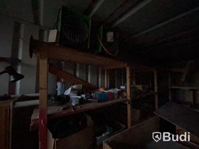 Container 20 fot med innehåll