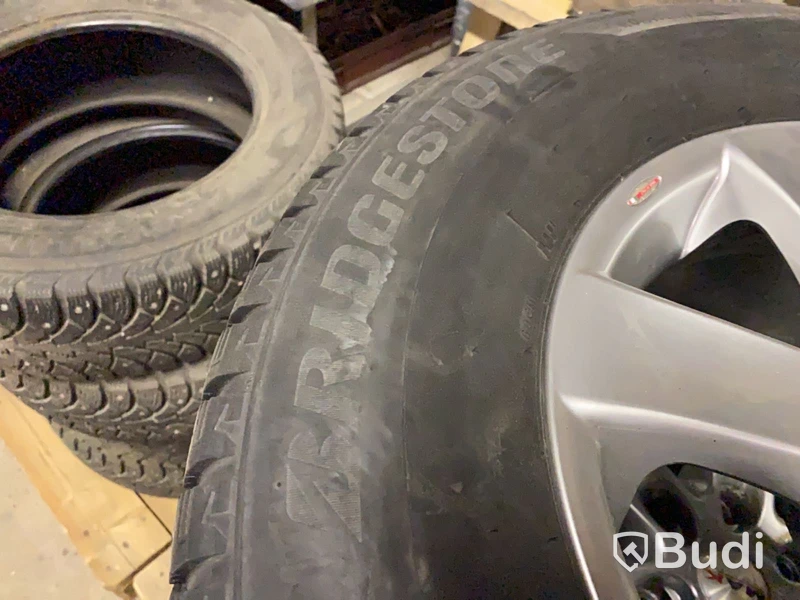 Dubbade vinterhjul till Toyota 265/65R17 MS