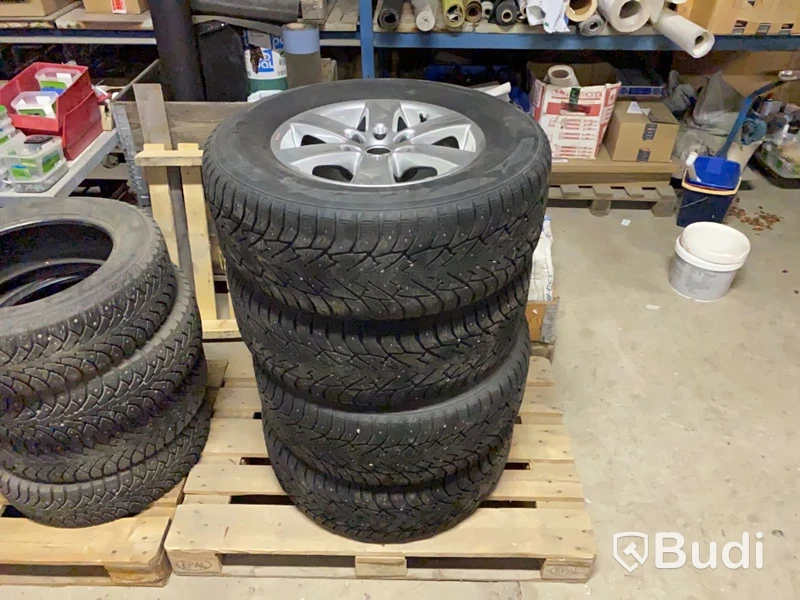 Dubbade vinterhjul till Toyota 265/65R17 MS