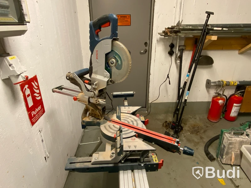 Kap & gersåg med Stativ, Bosch