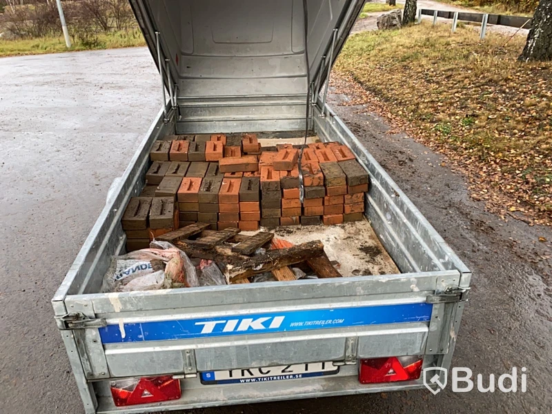 Släpvagn med kåpa Tiki CS265-R -2017