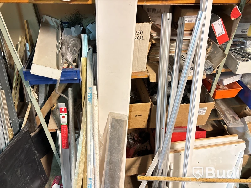 Förbrukningsmaterial, reservdelar för bygg. Stort parti.