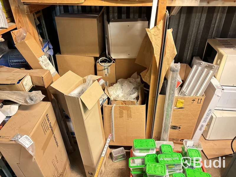 Förbrukningsmaterial, reservdelar för bygg. Stort parti.